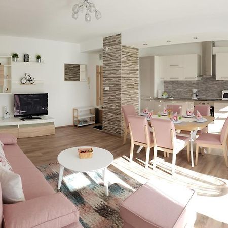Lion Apartment Загреб Екстериор снимка