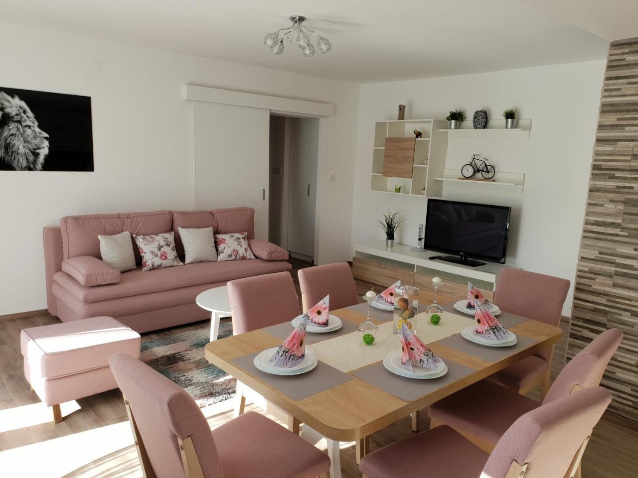 Lion Apartment Загреб Екстериор снимка